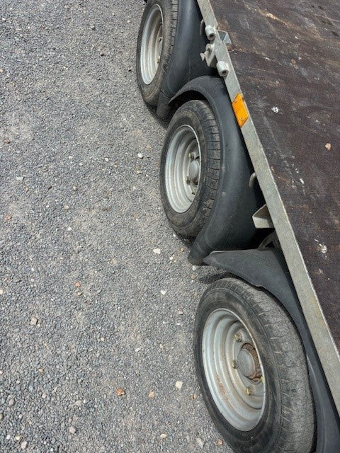 Ifor Williams 16ft Tri Axle Trailer.