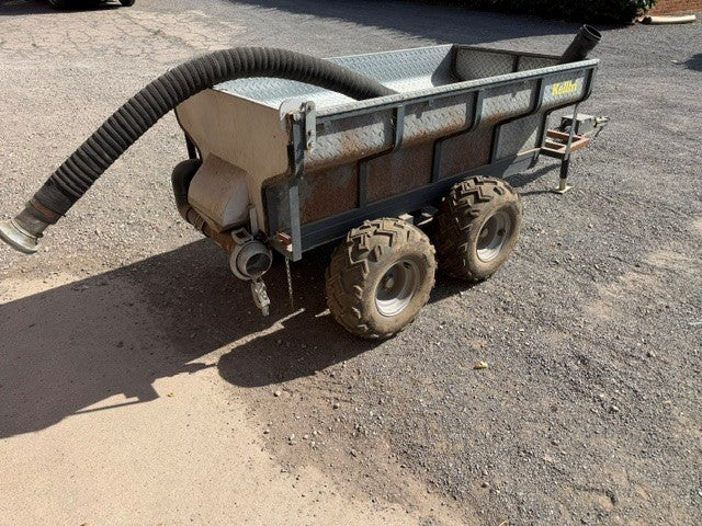 Feed Blower Trailer for Wheat and pellet.