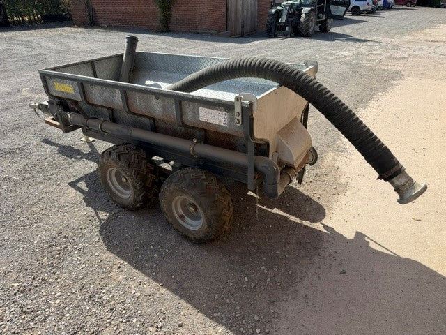 Feed Blower Trailer for Wheat and pellet.